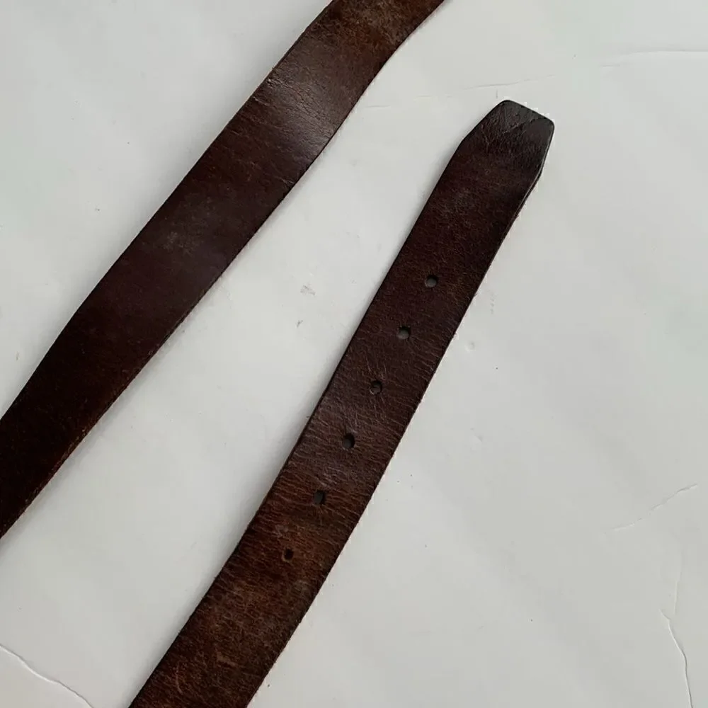 Columbia brown leather belt broken in and soft square buckle